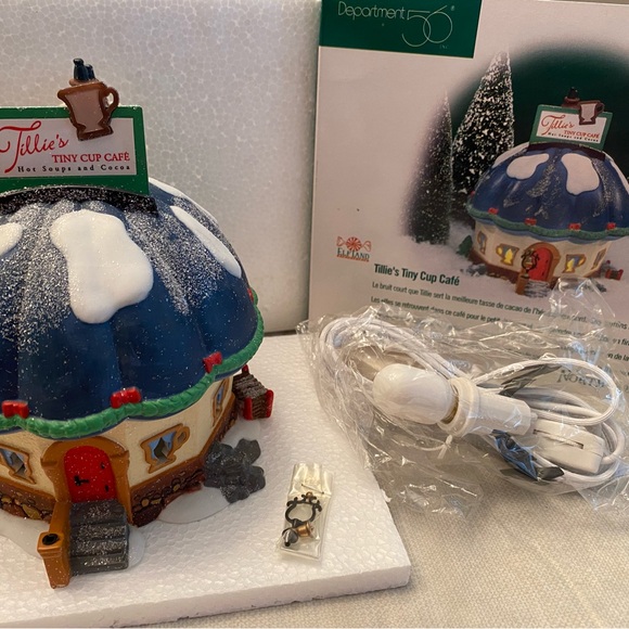 Dept 56 TILLIE'S TINY CUP CAFE 1998 North Pole Series Light & Box- Unused - Picture 2 of 10